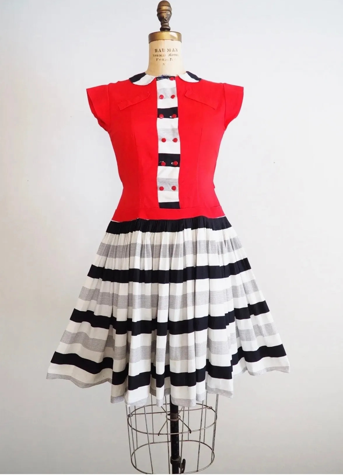 1950’s/60’s Queen of Hearts wounded beauty—S
