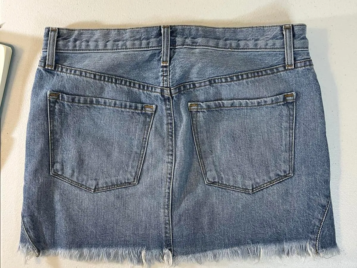 J Brand Stylish Denim Bonny Mini Skirt Waist 24 Length `13"