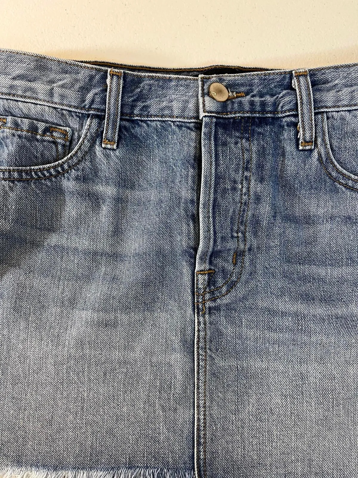 J Brand Stylish Denim Bonny Mini Skirt Waist 24 Length `13"
